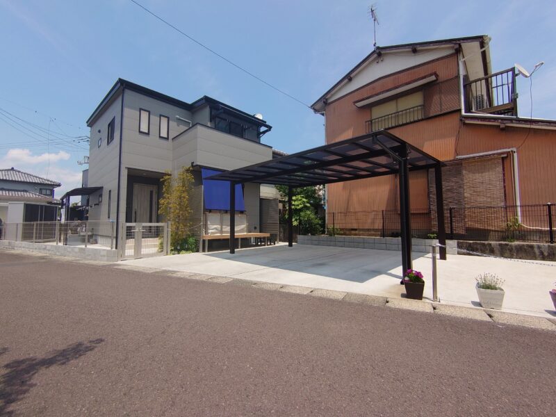 メンテナンスフリーなセミクローズ外構